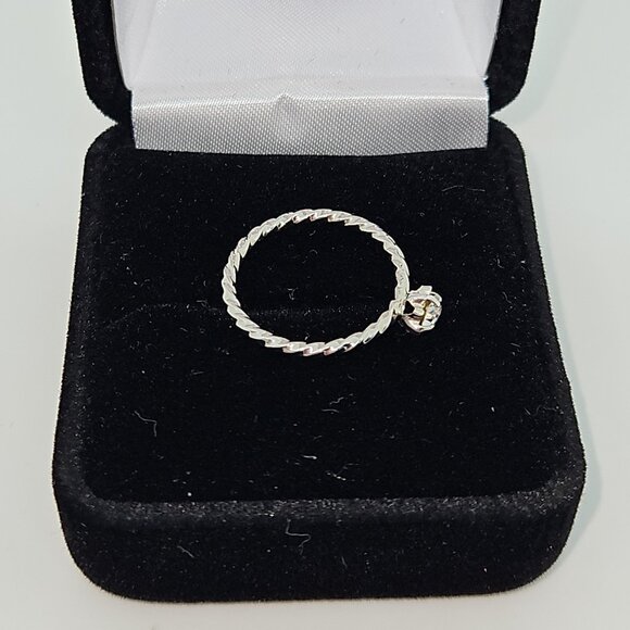Beautiful Faux Solitaire Diamond with Silver Tone Twisted Band Size 5 - Picture 4 of 8
